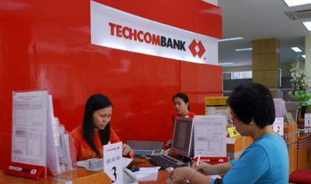 S&P hạ bậc tín nhiệm: Đến lượt Techcombank lên tiếng